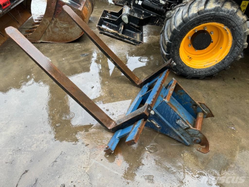 Yanmar B95W (40496) Gumikerekes kotrók