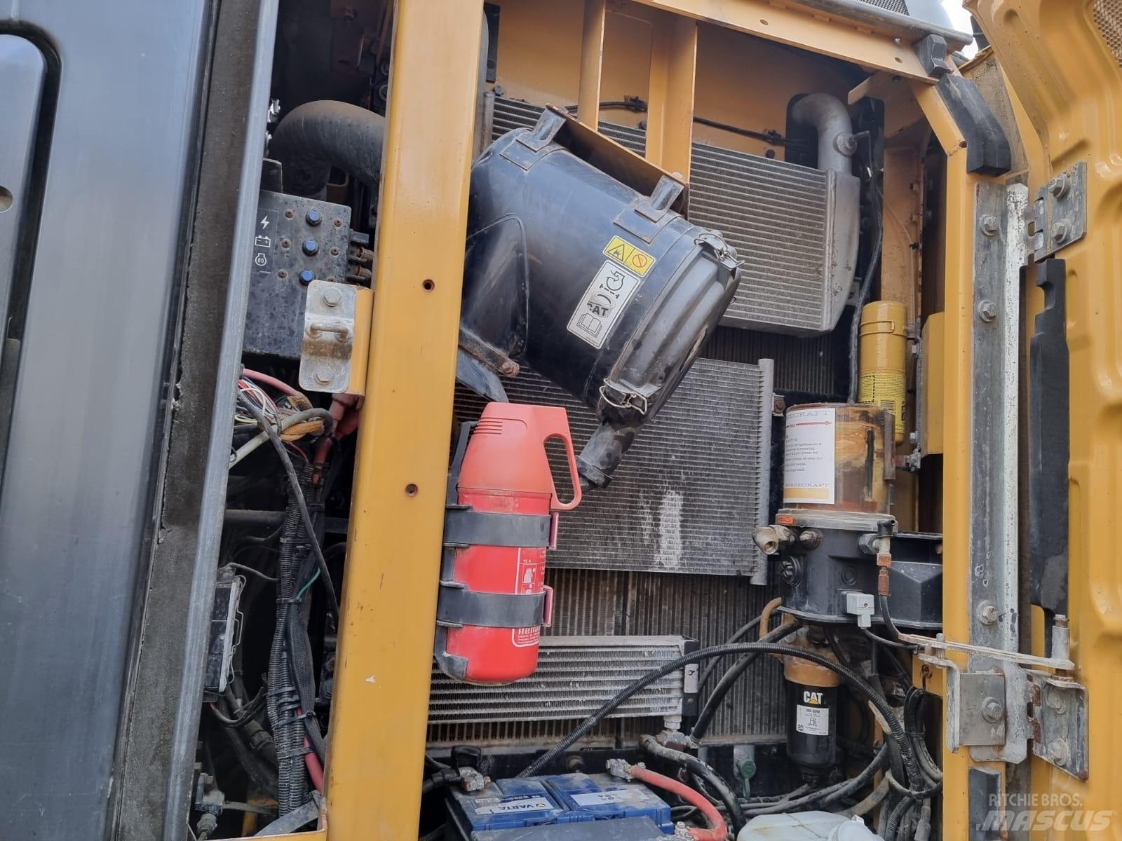 CAT 320 E Lánctalpas kotrók