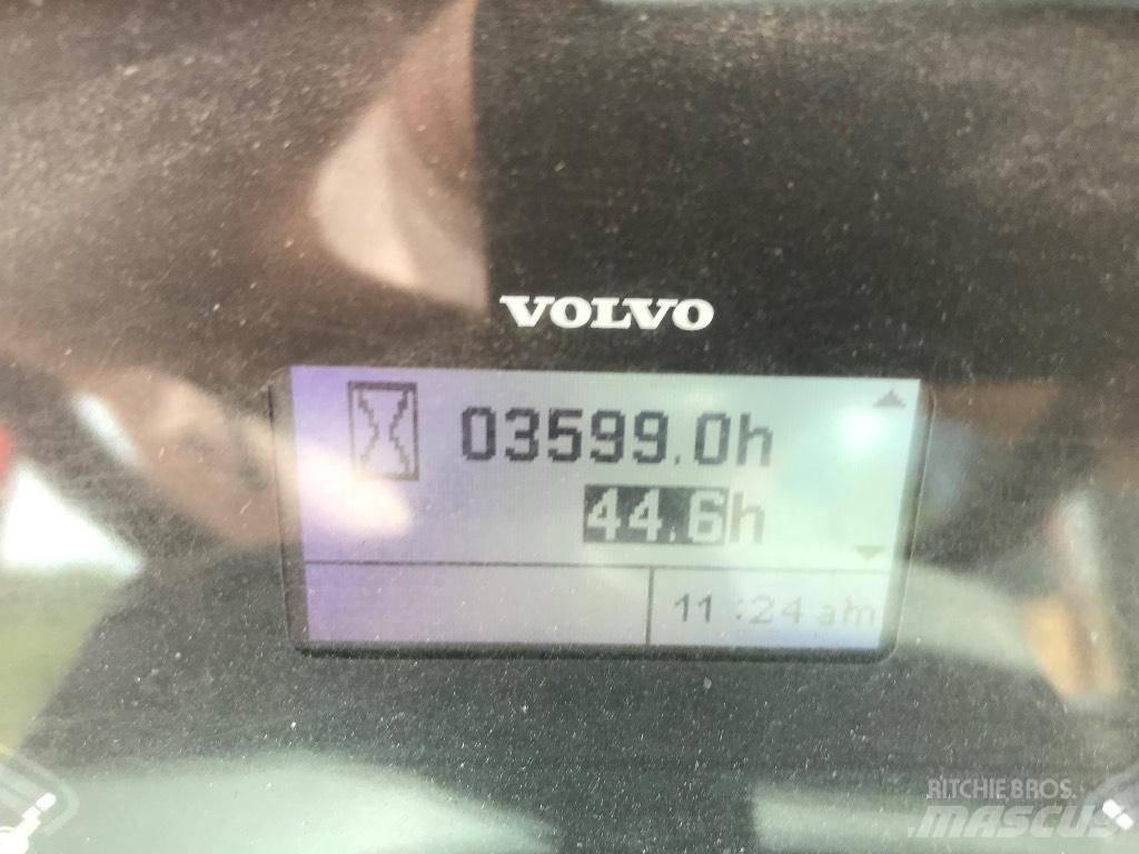 Volvo L 30 G Gumikerekes homlokrakodók