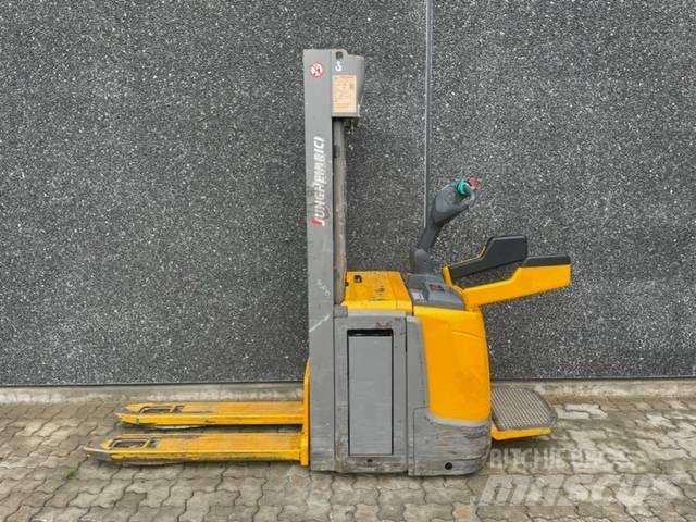 Jungheinrich ERC 216 Elektromos gyalogkíséretű targoncák