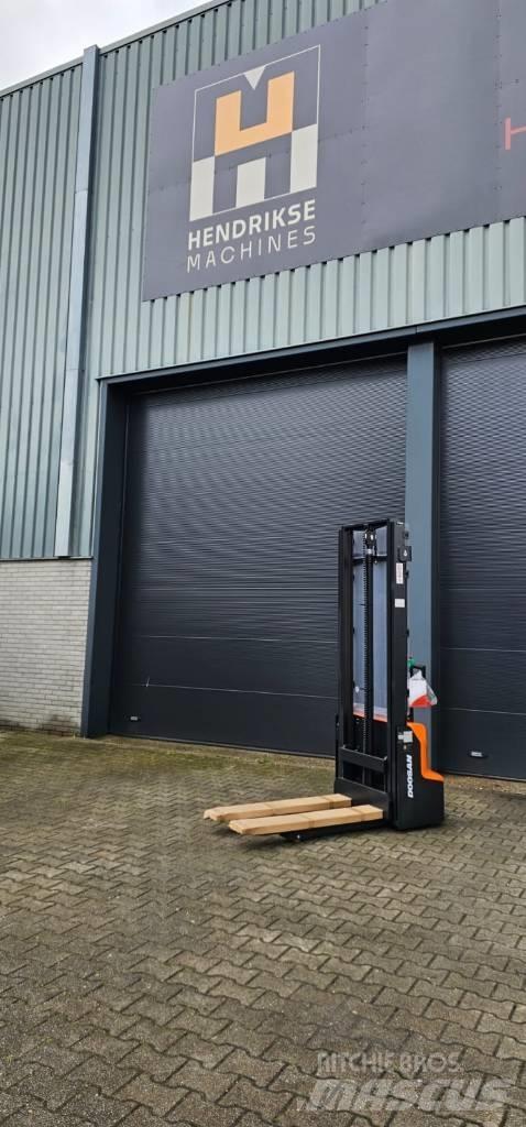 Doosan LSM 12 N Gyalogkíséretű targonca