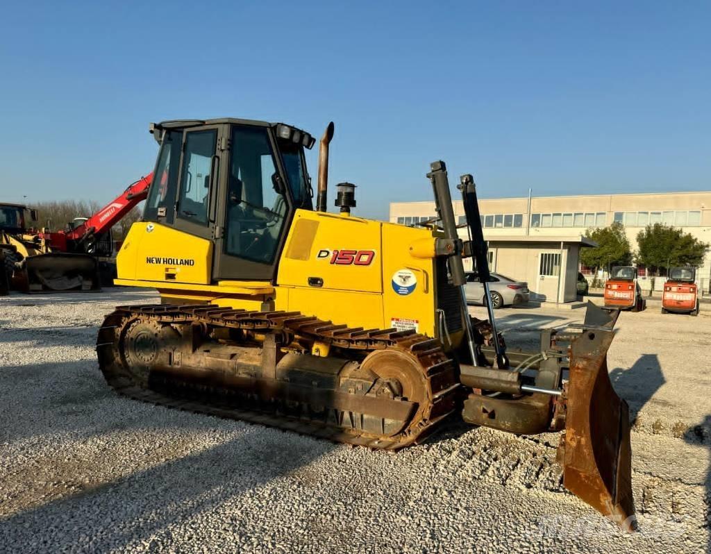 New Holland D 150 lánctalpas dózerek