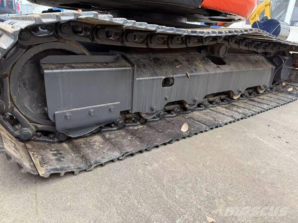 Kubota 163 Lánctalpas kotrók