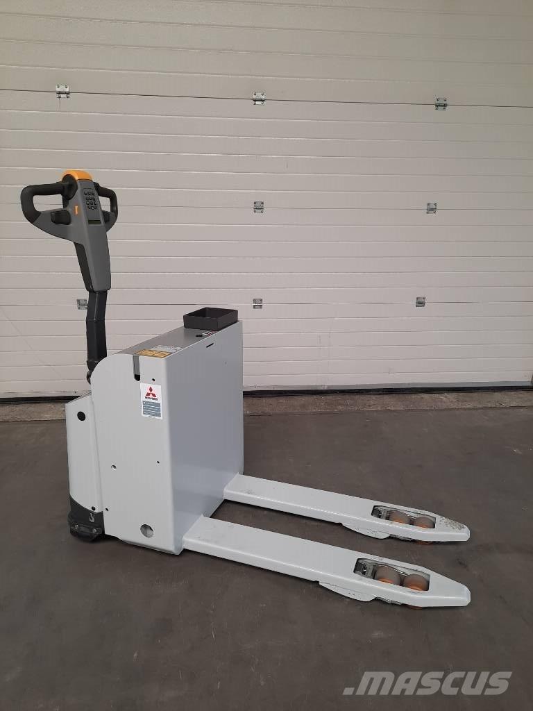 UniCarriers PLL180 Alacsony emelőkocsi