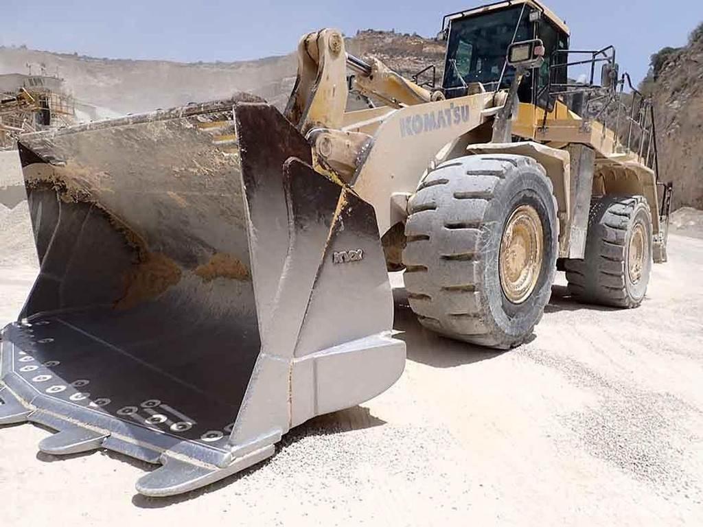 Komatsu WA600-8EO Gumikerekes homlokrakodók