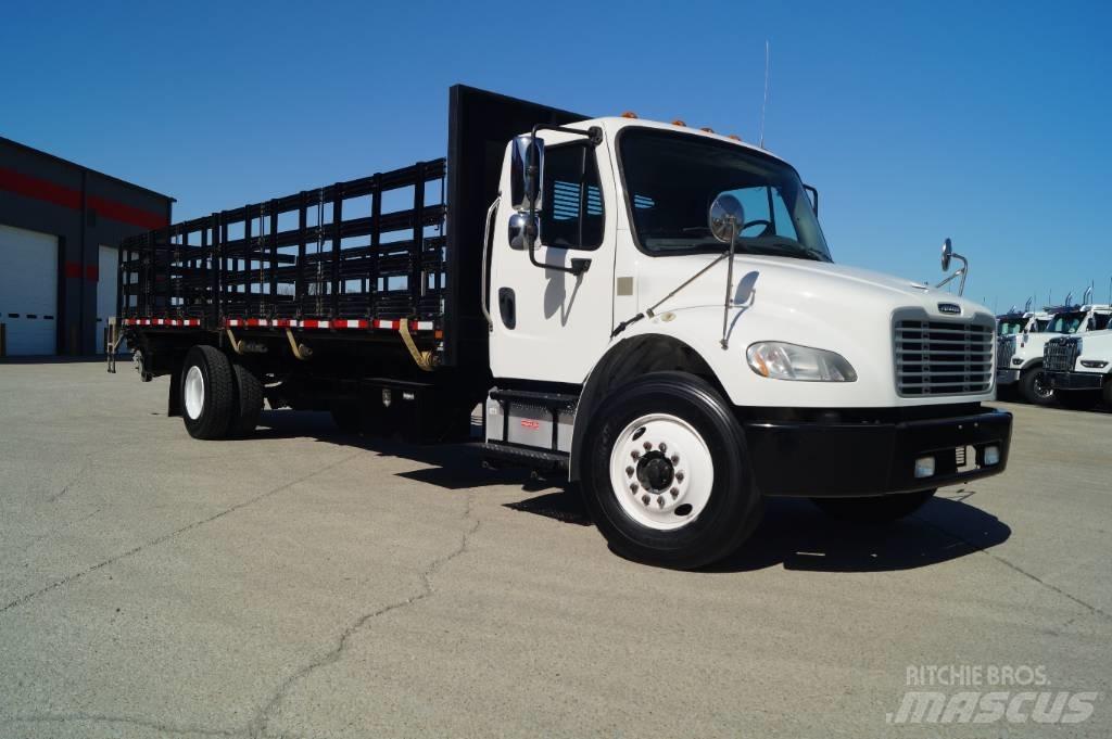 Freightliner M2-106 Platós / Ponyvás teherautók