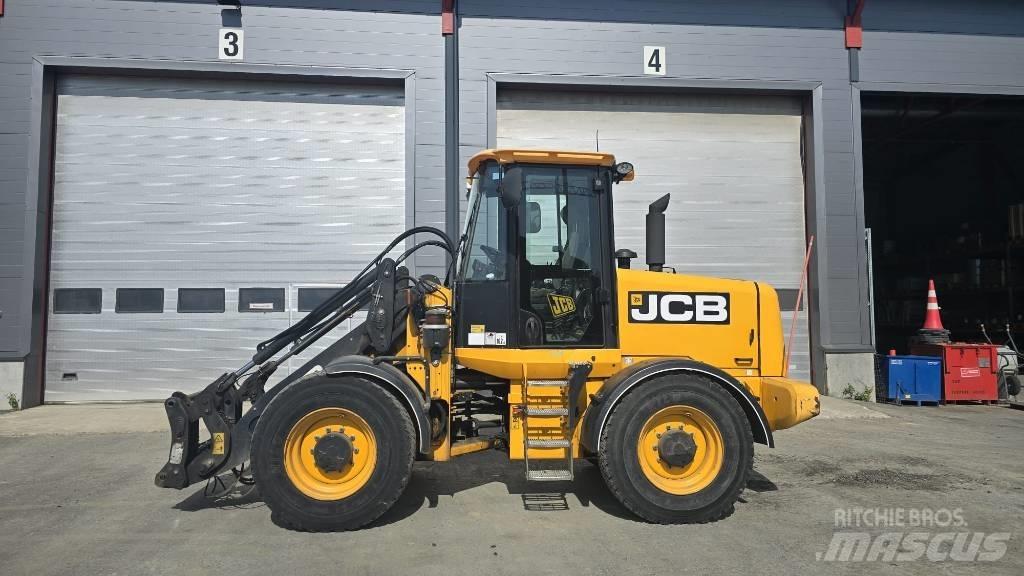 JCB 411 Gumikerekes homlokrakodók