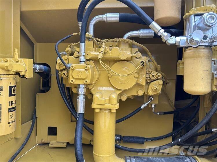 CAT 326D Lánctalpas kotrók