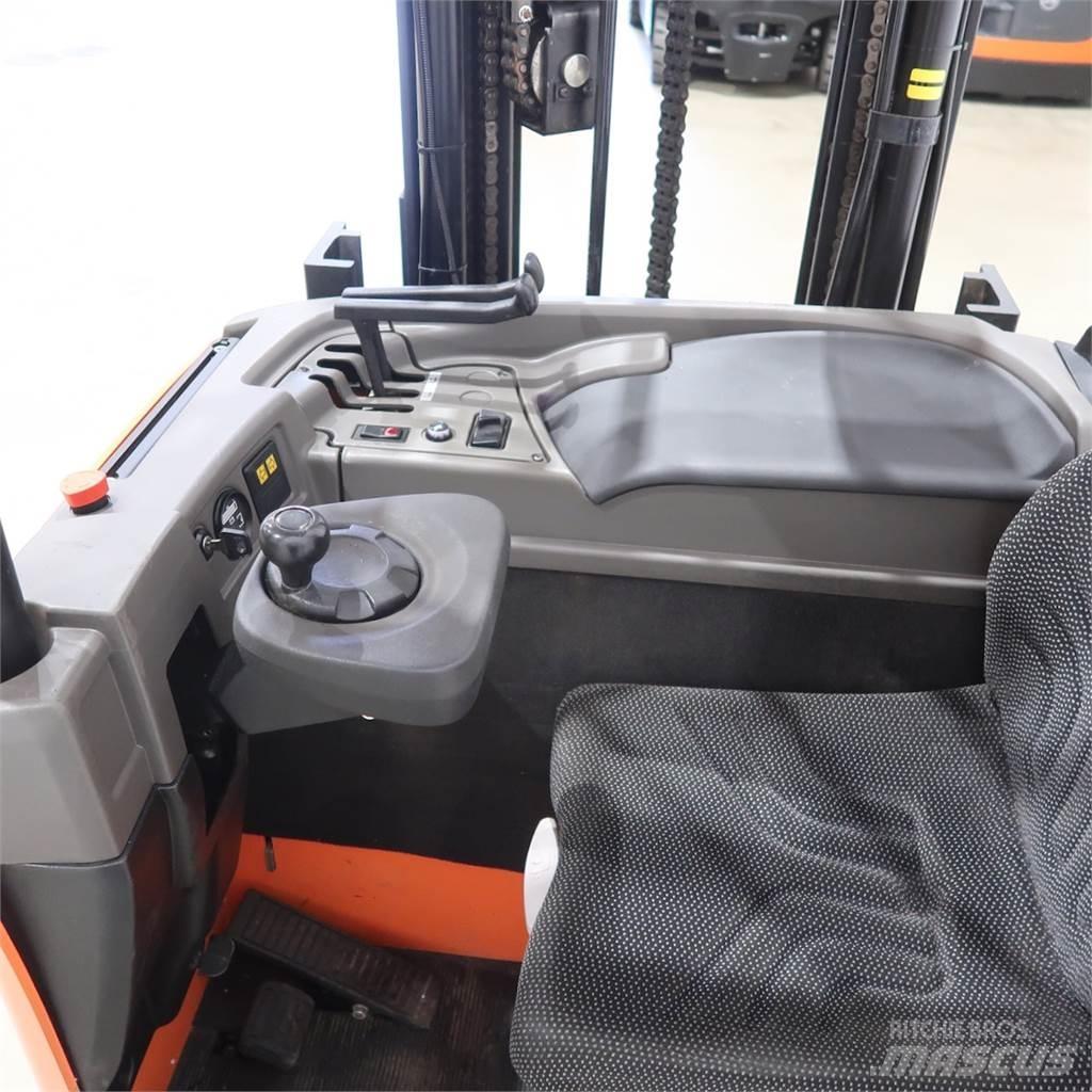 BT SRE160L Elektromos targoncák