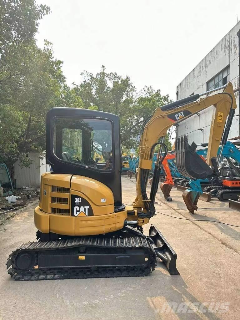 CAT 303 CR Mini kotrók < 7t