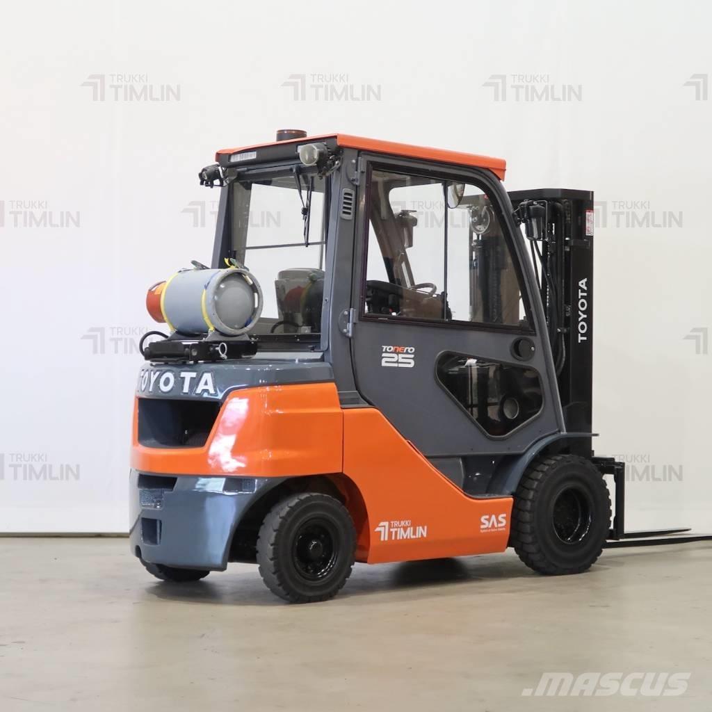 Toyota 02-8FGF25 Gázüzemű targoncák