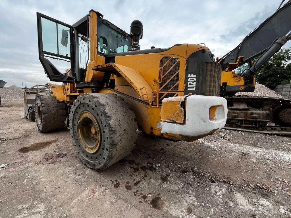 Volvo L 120 F Gumikerekes homlokrakodók
