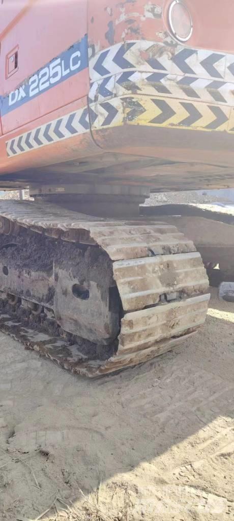 Doosan DX 225LC Lánctalpas kotrók