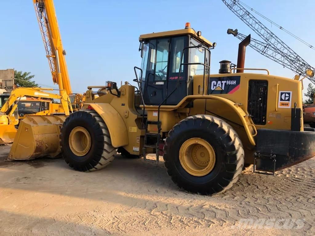 CAT 966H Gumikerekes homlokrakodók