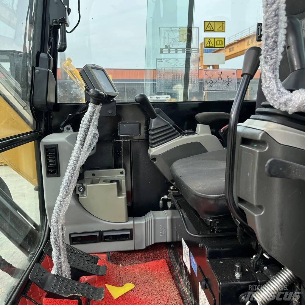 CAT 305.5 Mini kotrók < 7t