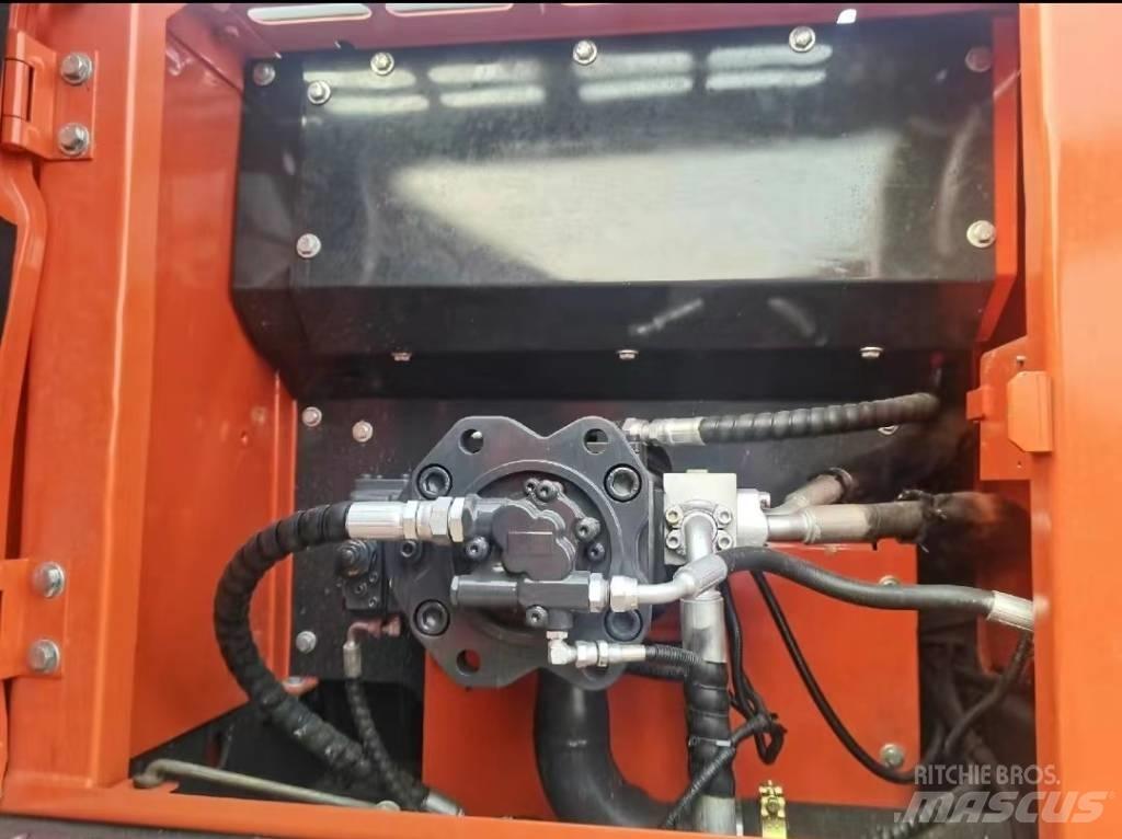 Doosan DX225 Lánctalpas kotrók