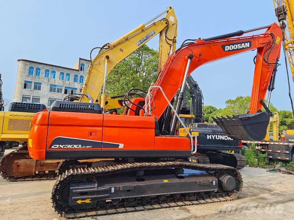 Doosan DX 300 LC Lánctalpas kotrók