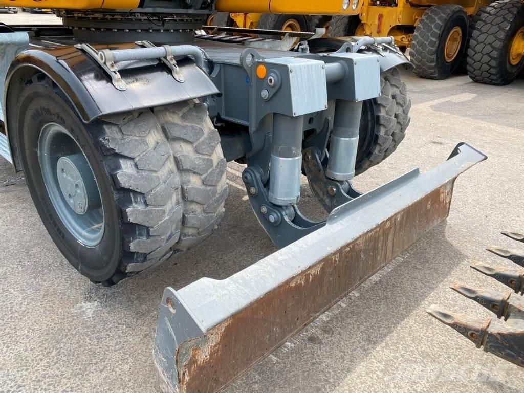 Liebherr A914 NVT Speciális kotrók