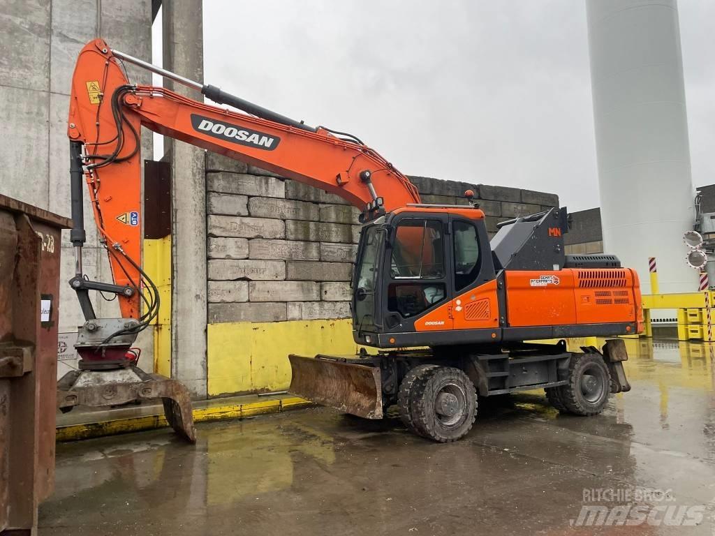 Doosan DX 210 W - 5 Gumikerekes kotrók