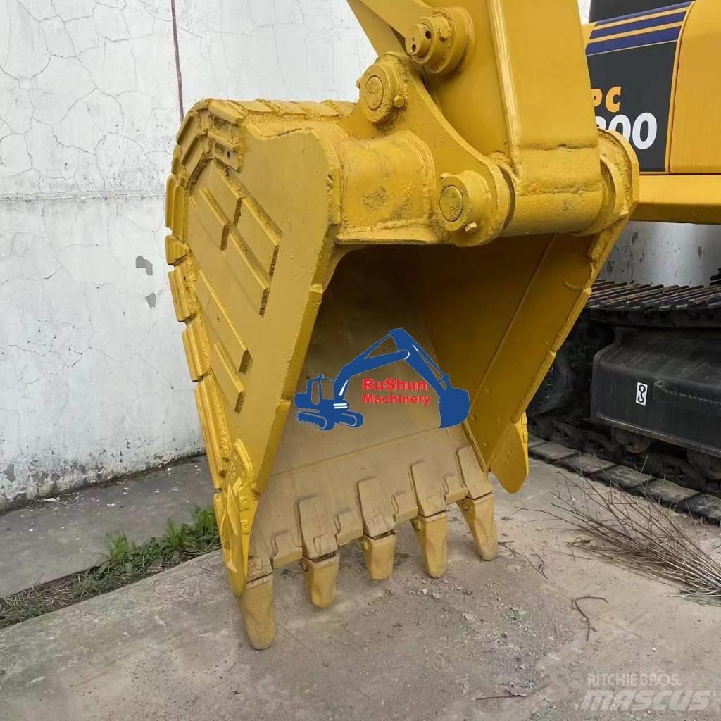 CAT 323D Lánctalpas kotrók