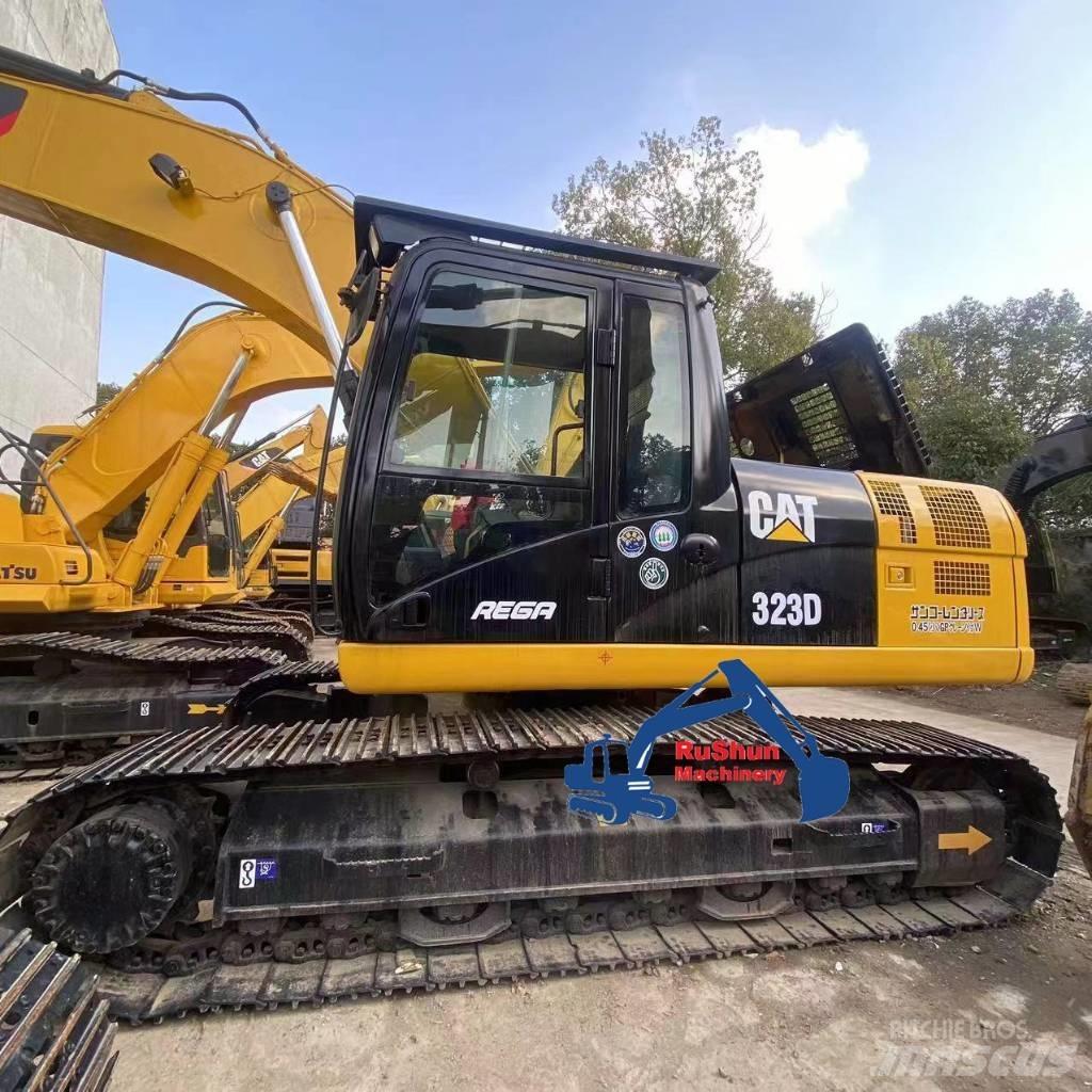 CAT 323D Lánctalpas kotrók