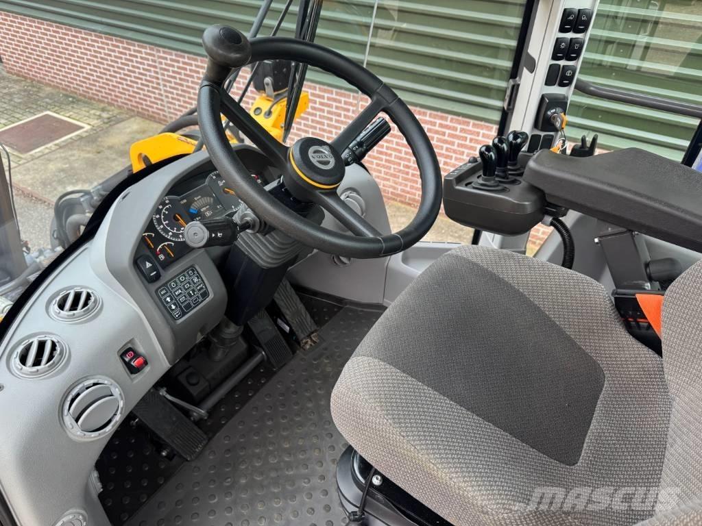 Volvo L 90 H Gumikerekes homlokrakodók
