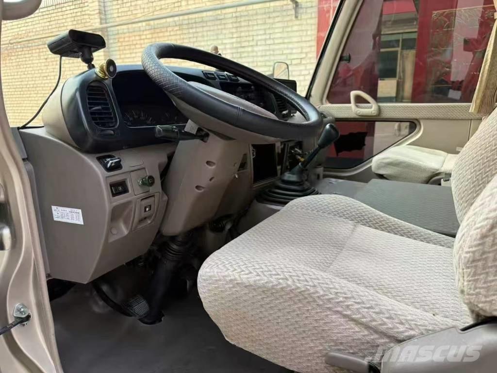 Toyota Coaster Bus Mini buszok