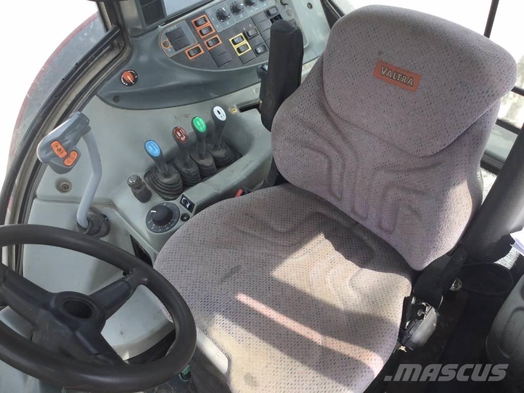 Valtra N123 Traktorok