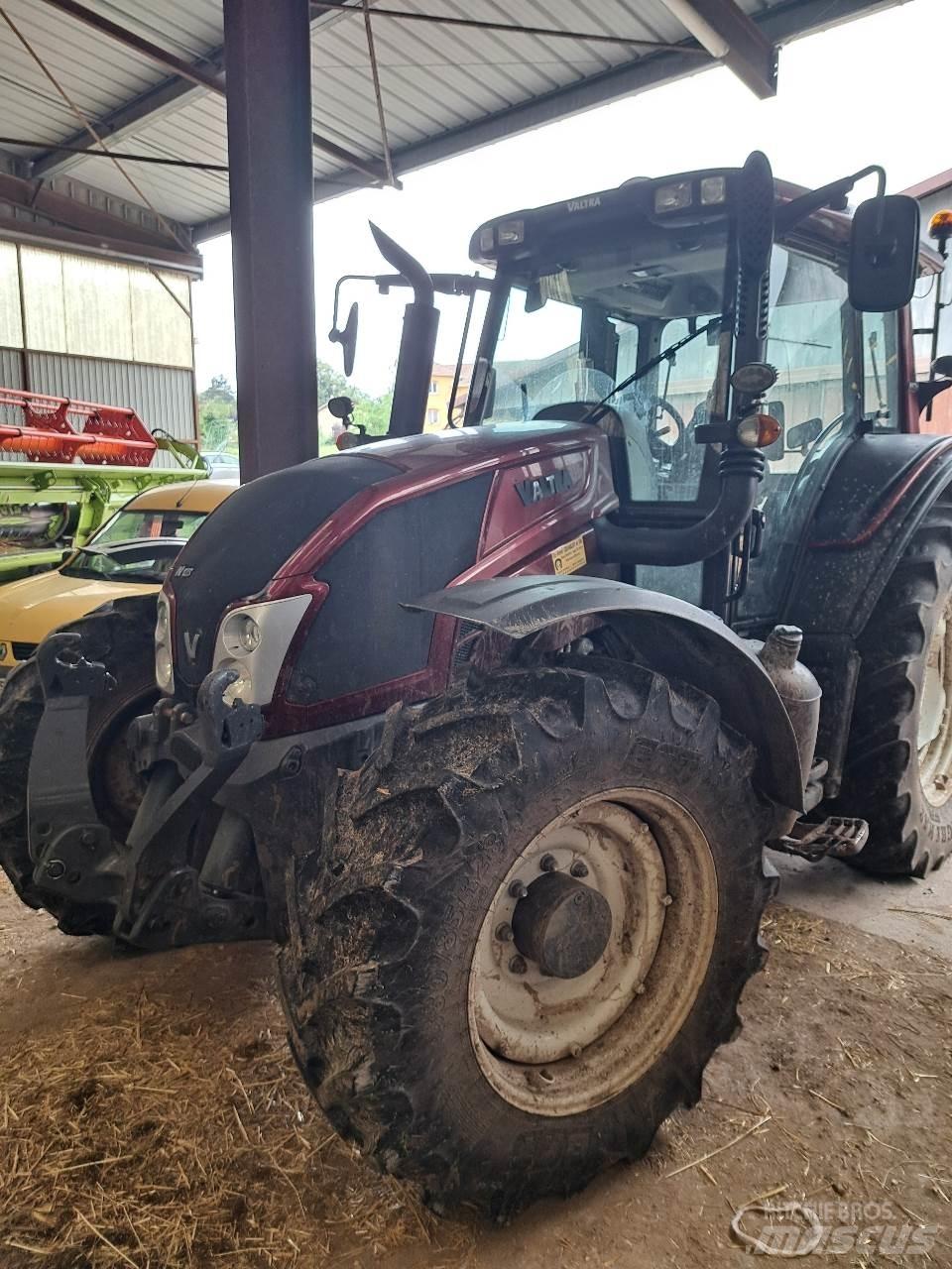 Valtra N123 Traktorok