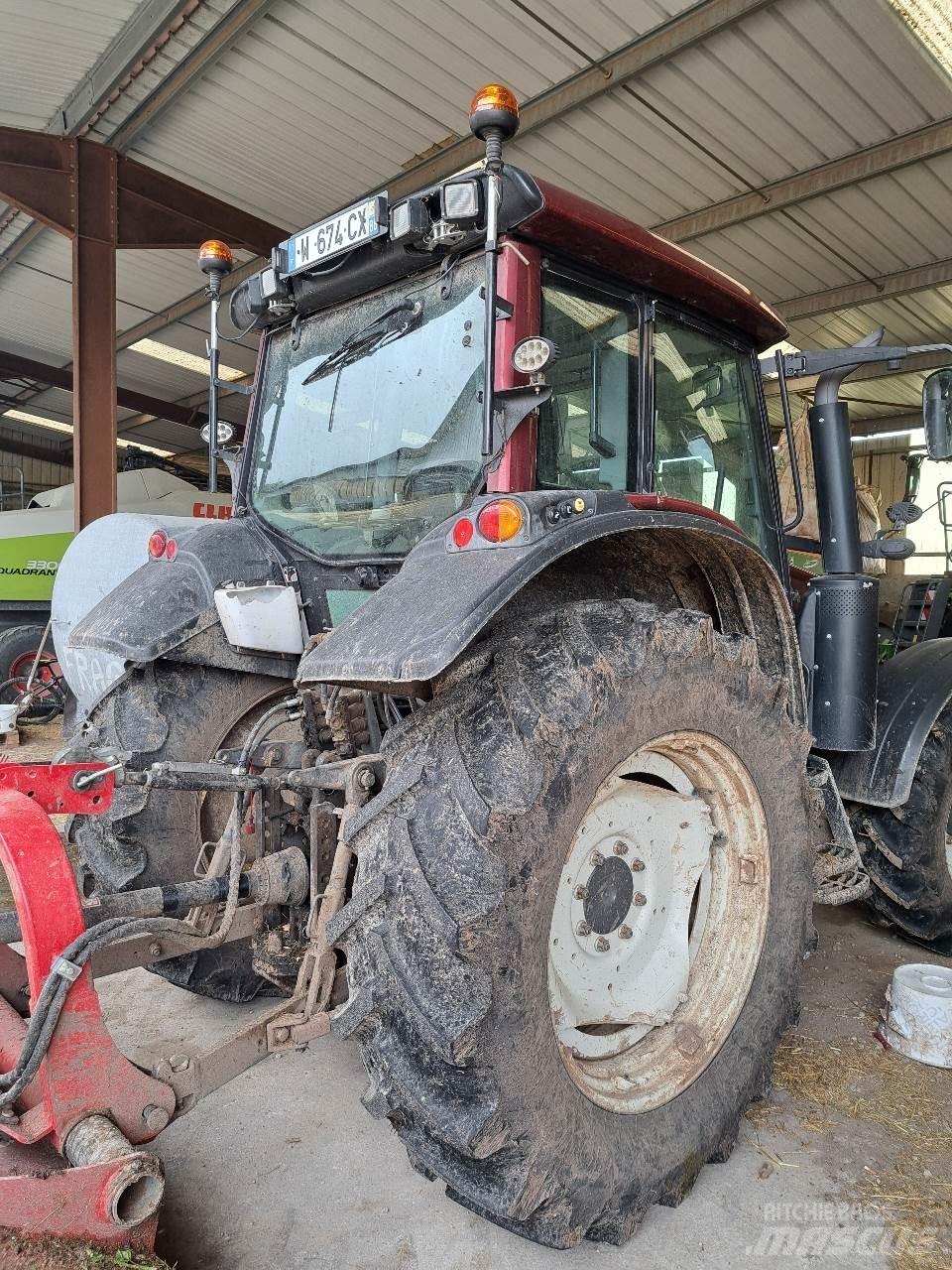 Valtra N123 Traktorok