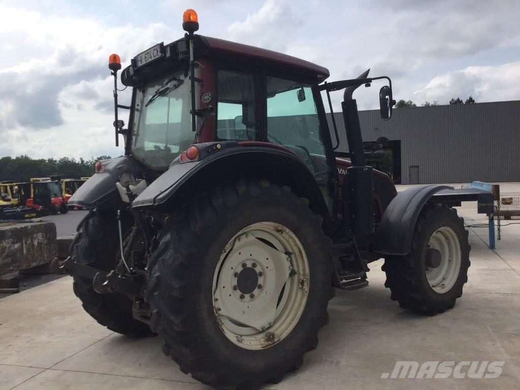 Valtra N123 Traktorok