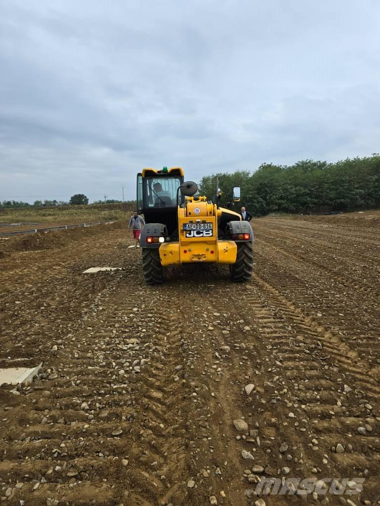 JCB 535-140 Teleszkópos rakodók