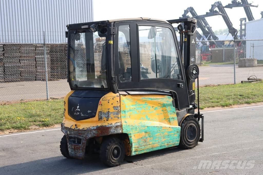 Mitsubishi FB35N Elektromos targoncák