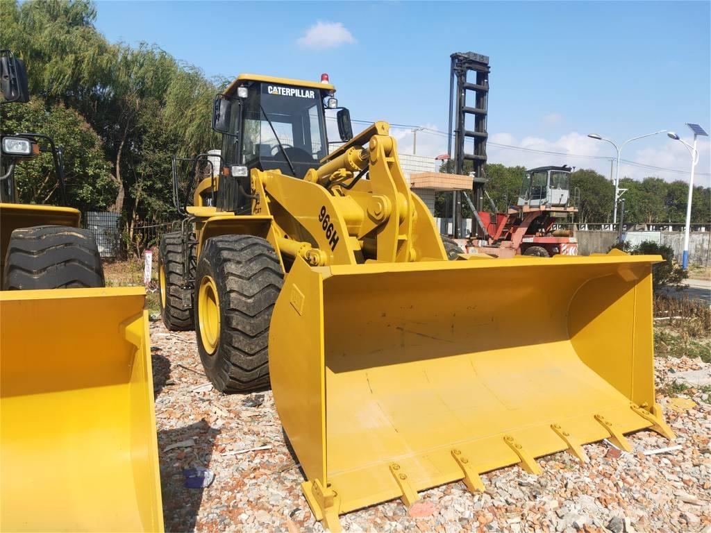 CAT 966 H Gumikerekes homlokrakodók