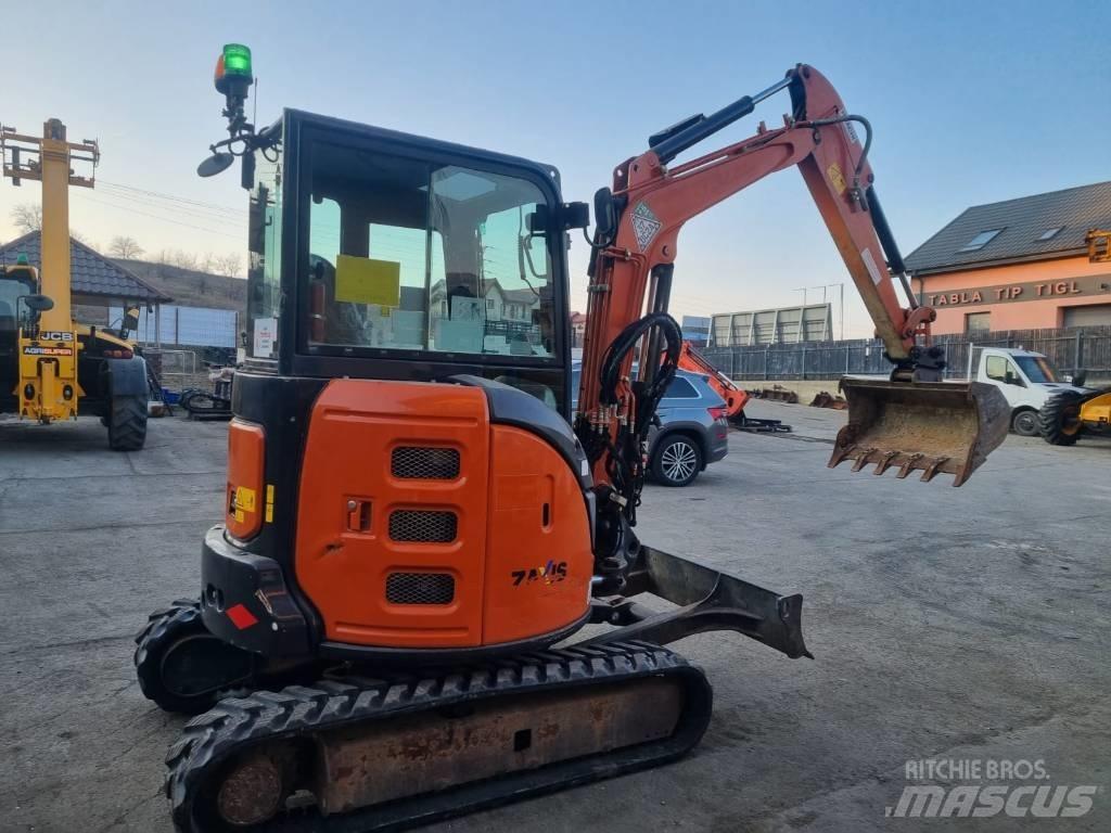 Hitachi Zaxis 33 Mini kotrók < 7t