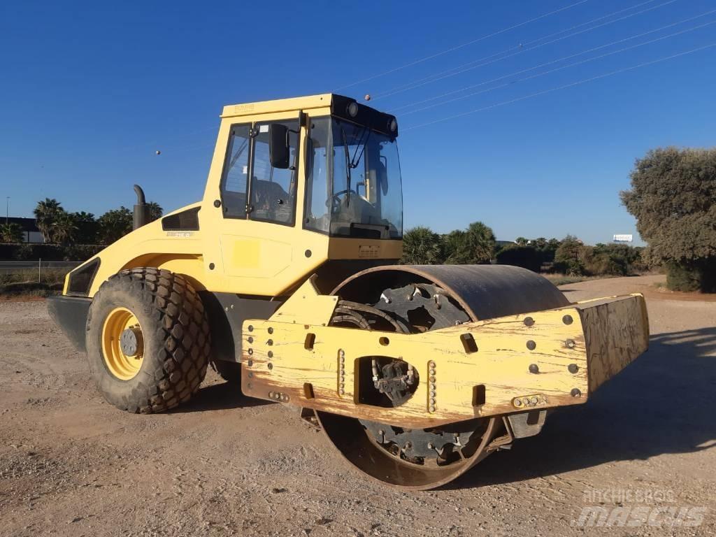 Bomag BW 216 D-4 Talajtömörítő gépek