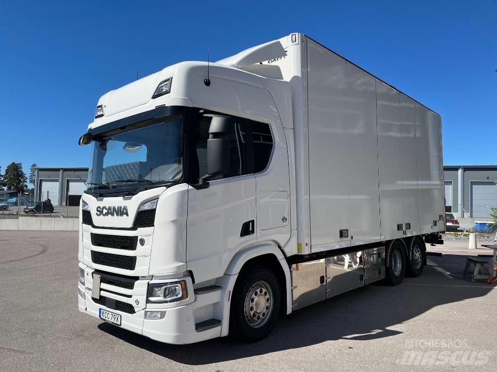 Scania R590 Dobozos teherautók