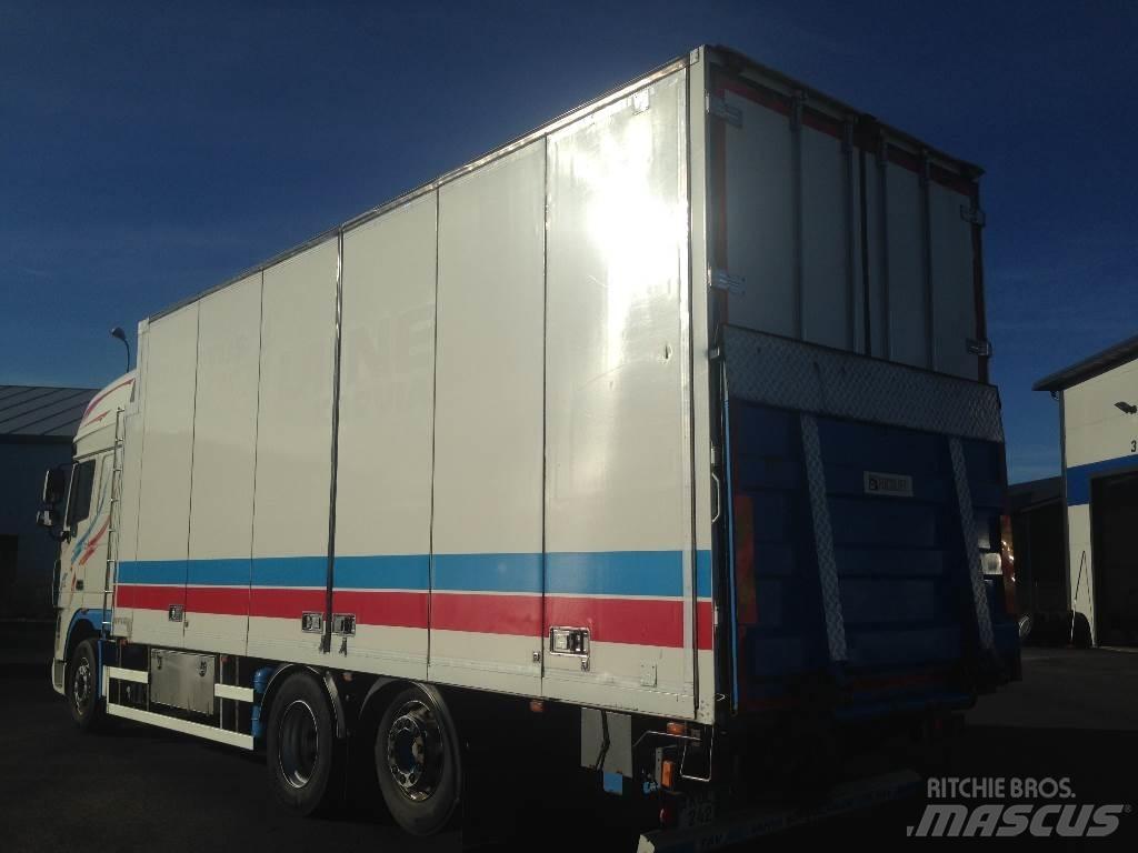 DAF XF105.510 6x2/48 Dobozos teherautók