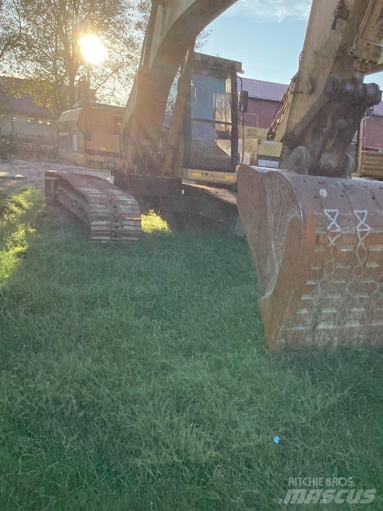 CAT 320 L Lánctalpas kotrók