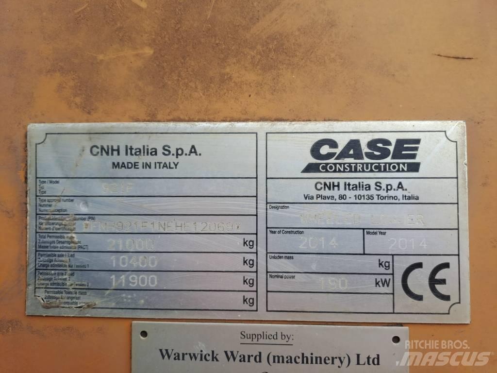 CASE 921 F Gumikerekes homlokrakodók