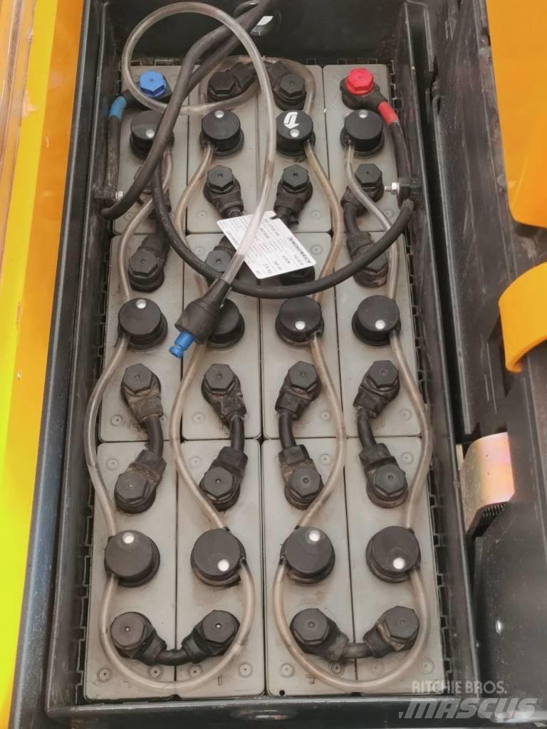 Jungheinrich ERC 214 Elektromos gyalogkíséretű targoncák