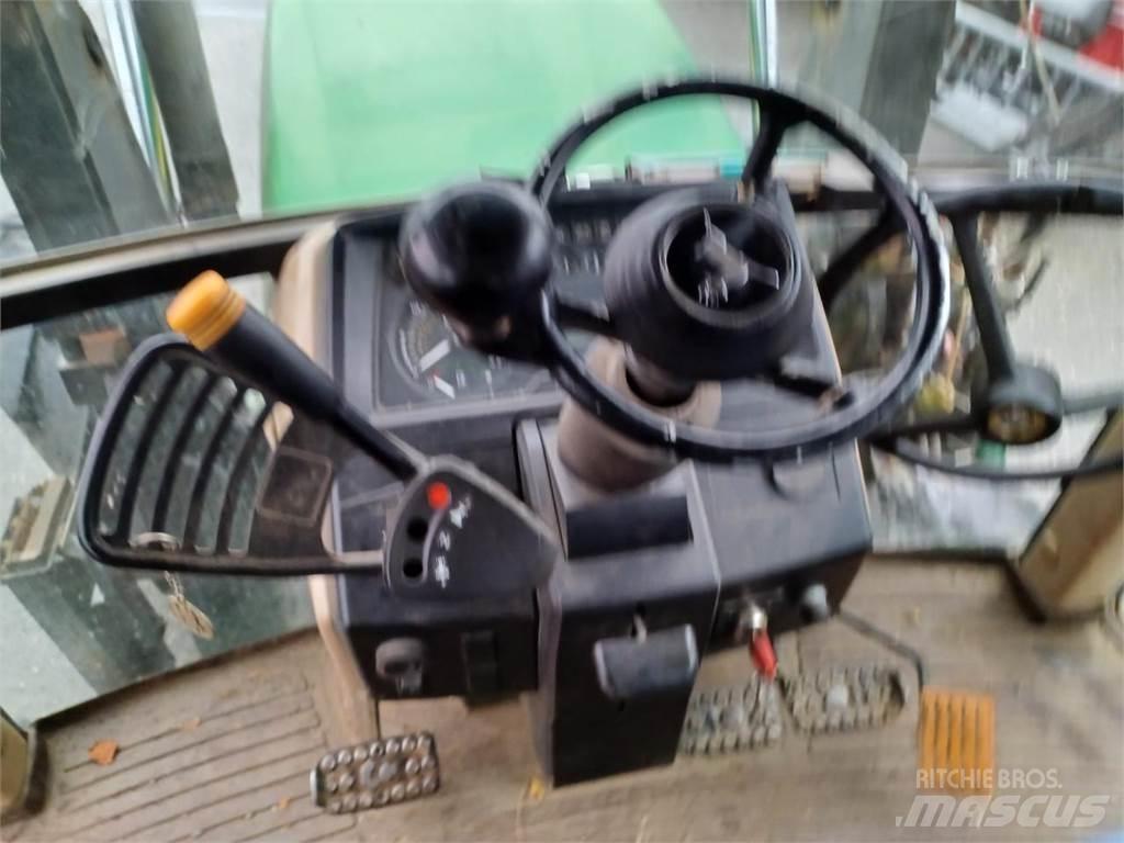John Deere 6110SE Traktorok