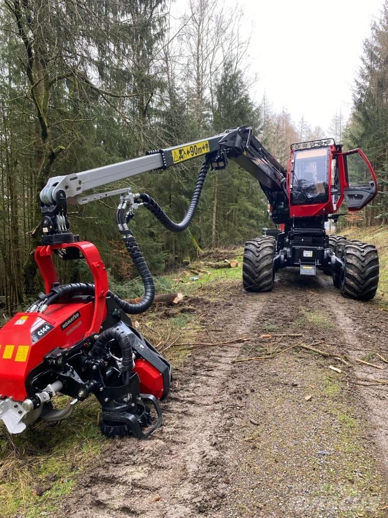 Komatsu 931 XC Betakarítók