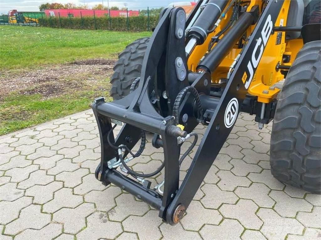 JCB 406 AGRI Gumikerekes homlokrakodók