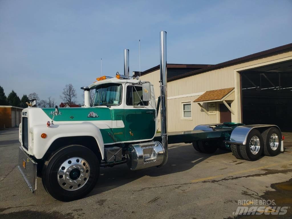Mack R700 Fülkés alváz