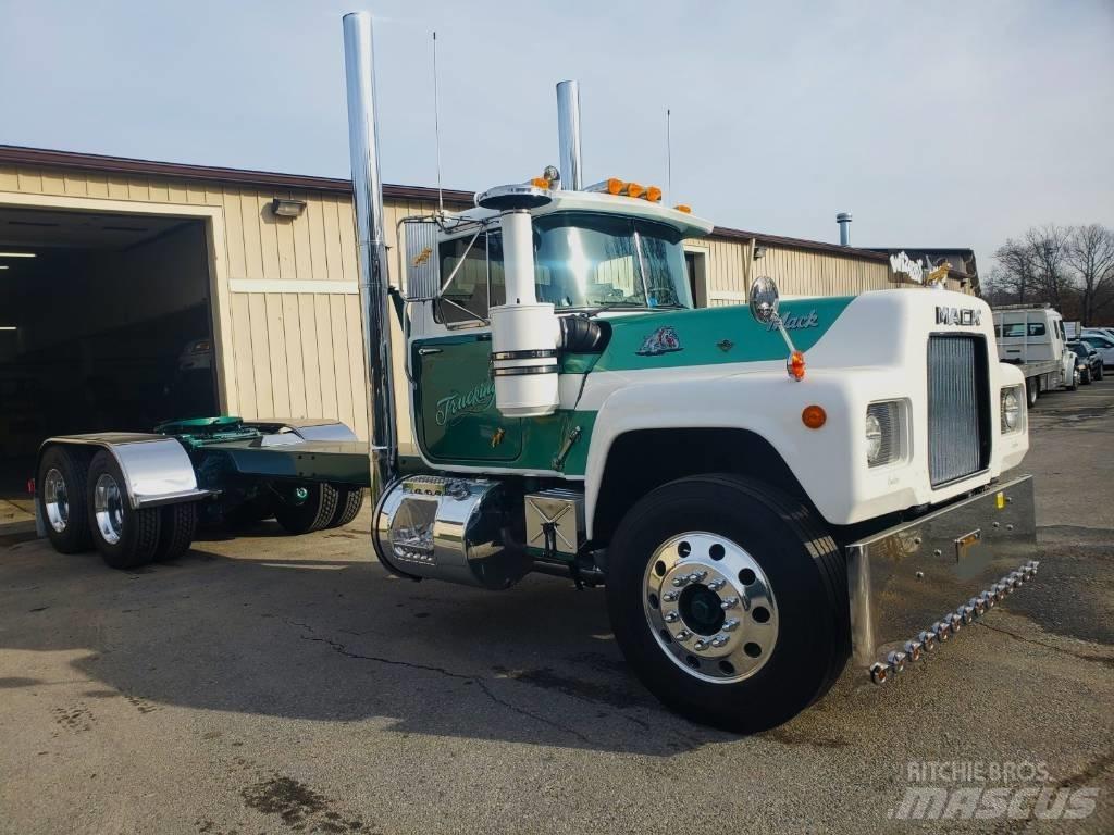 Mack R700 Fülkés alváz