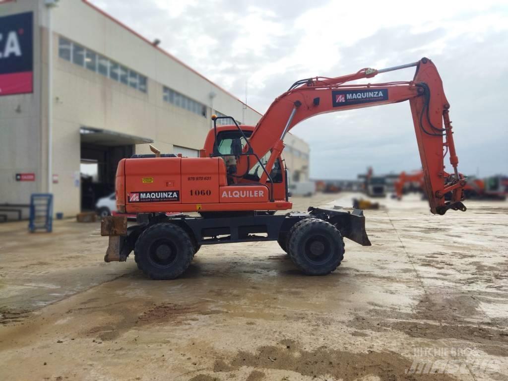 Doosan DX 140 W Gumikerekes kotrók