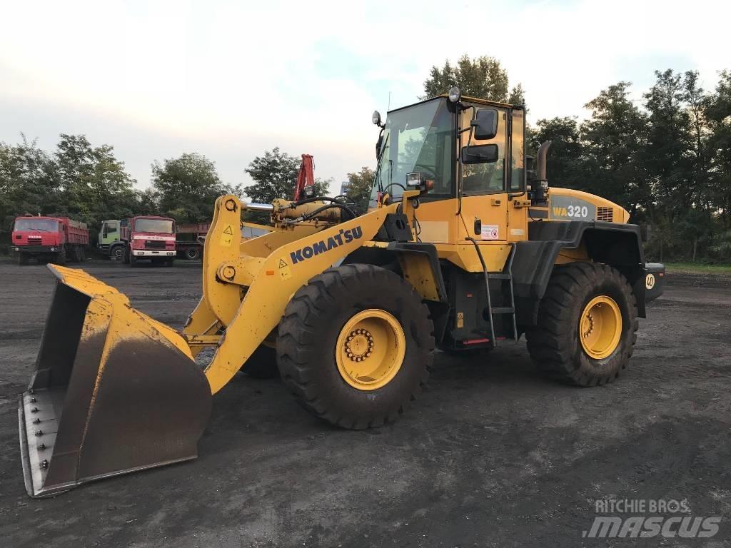 Komatsu WA320-5H Gumikerekes homlokrakodók