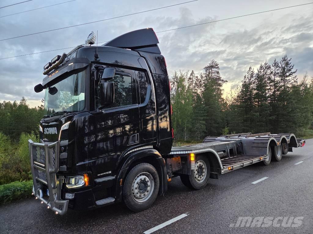Scania R 450 erdészeti gépszállító teherautók