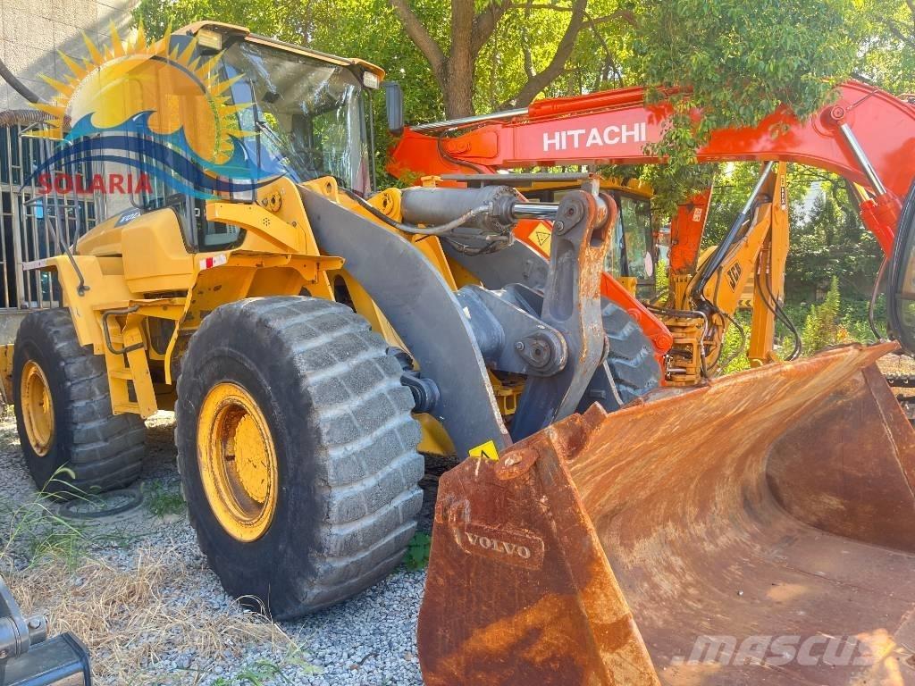 Volvo L 120 F Gumikerekes homlokrakodók